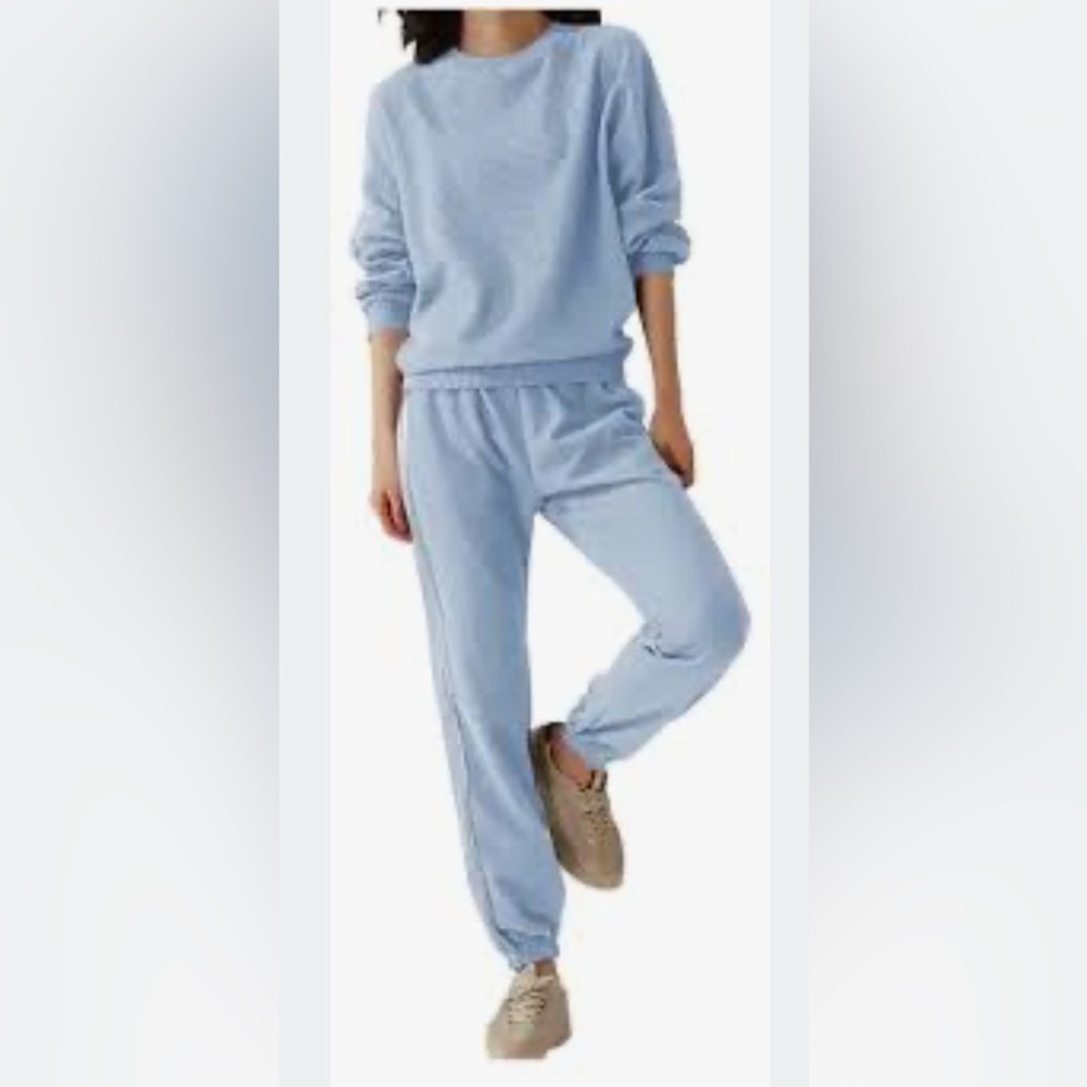 FOREVER 21 Light Blue Joggers Set (top is size large pants size medium)